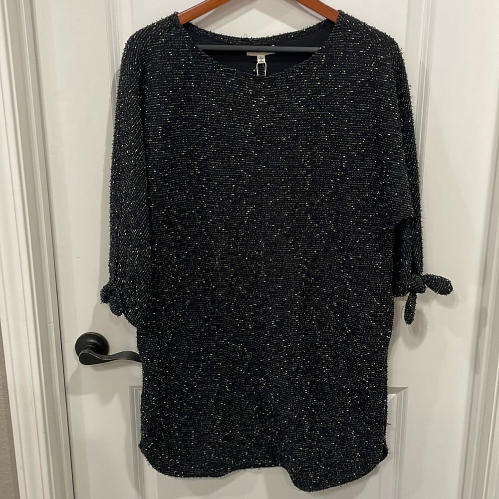 Max Studio sweater dress size large. Black/white, bat wing sleeves, dolphin hem